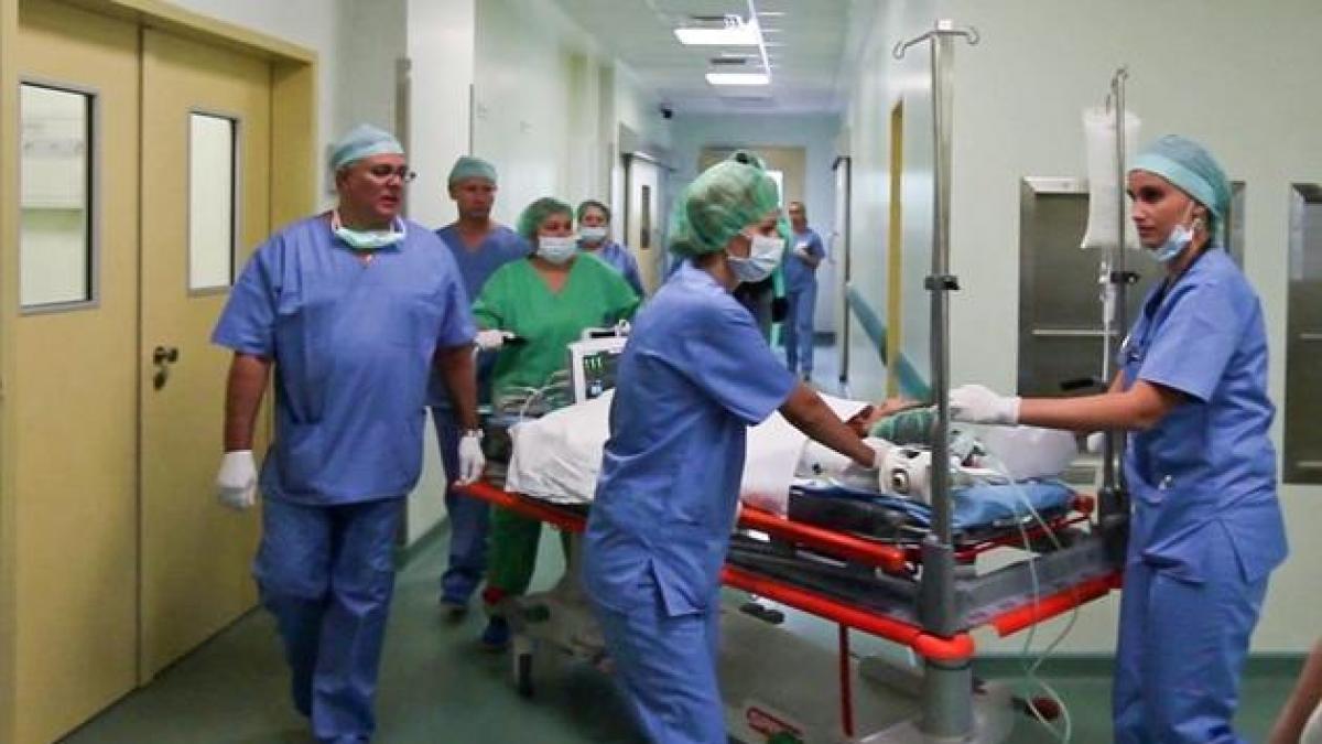Incident grav la Buzău. 11 copii au ajuns la spital cu toxiinfecţie alimentară