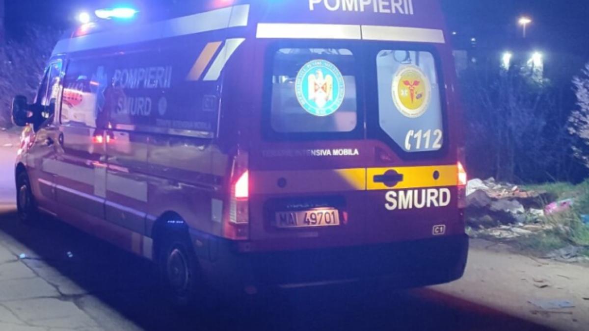 Patru bărbați s-au prăbușit cu acoperișul la care lucrau