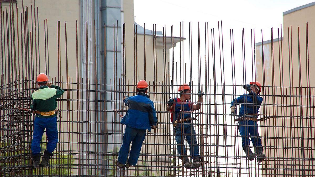 Dezastrul din acordarea autorizaţiilor de construcţie înfrânează dezvoltarea firmelor