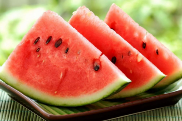 Cum alegi un pepene roșu copt, dulce și zemos