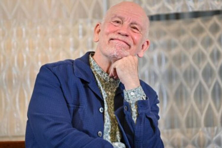 Faimosul actor și regizor american John Malkovich a fost aplaudat minute în șir după spectacolul său din cadrul FITS