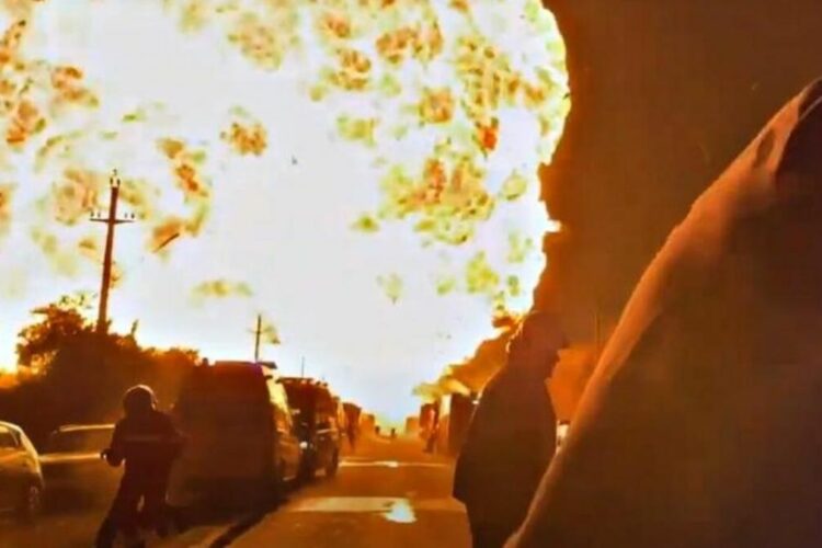 Exclusiv. Filmul dezastrului de la Crevedia. Scânteia, produsă de o rangă din oțel, cu care încercau să deblocheze robinetul instalației de GPL