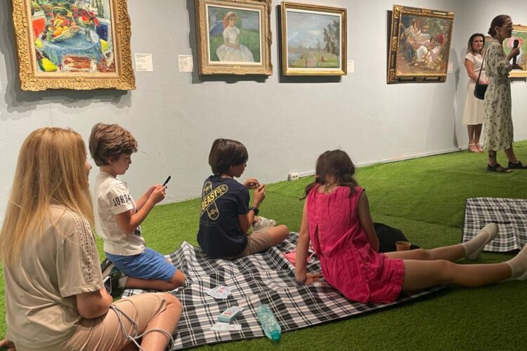 Picnic la Muzeu. Edenred România lansează, în parteneriat cu Art Safari şi Mastercard, prima expoziţie de artă inspirată de programul FOOD