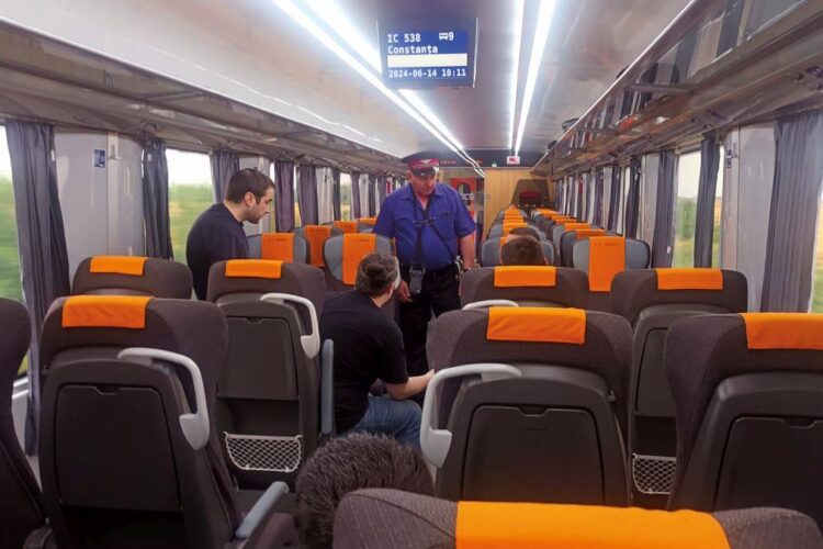 În tren sunt condiții ca în Vest, dar se circulă și în picioare