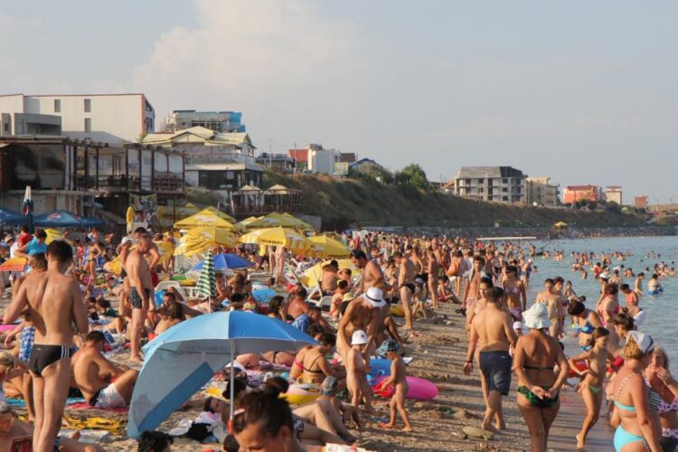 „Marea otrăvitoare”, știrea falsă de stricat vacanța de Rusalii