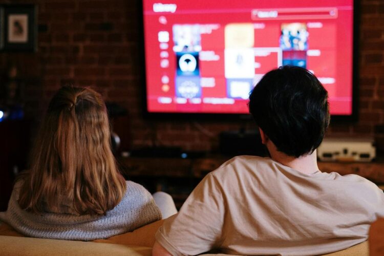 Televizoarele inteligente schimbă modul în care consumăm conținut media 