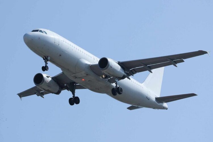 Trafic aerian suspendat pe Aeroportul din Catania, Sicilia, din cauza erupției vulcanului Etna