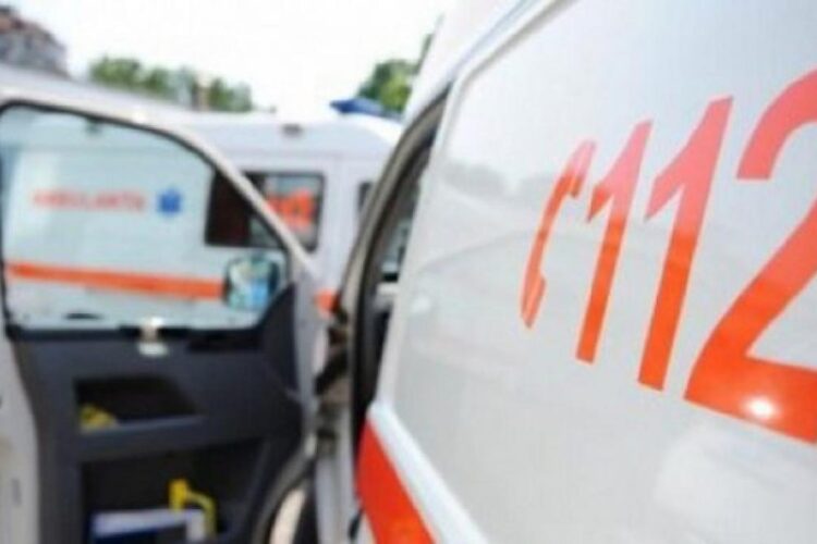 Un accident cu patru victime, în care au fost implicate trei maşini, a avut loc la Vlădeni