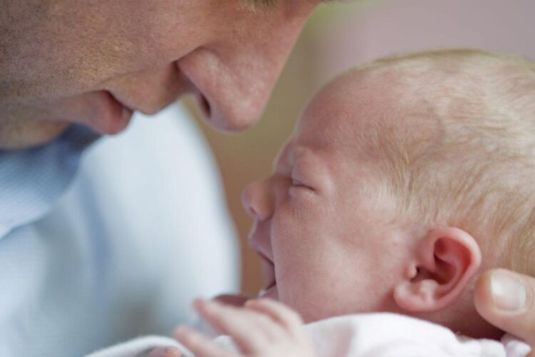 De ce tații trebuie să aibă grijă ce și cât beau