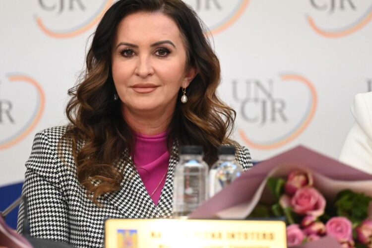 Ce condiții trebuie să îndeplinească asistenții maternali