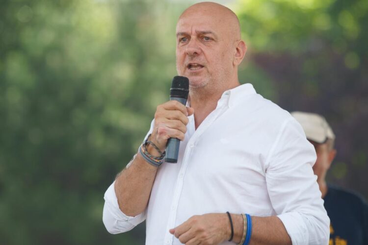 În câte feluri e folosită societatea civilă de clasa politică