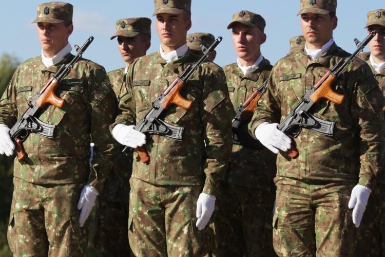 Campanie de recrutare. MApN angajează peste 2.000 de soldaţi şi gradaţi