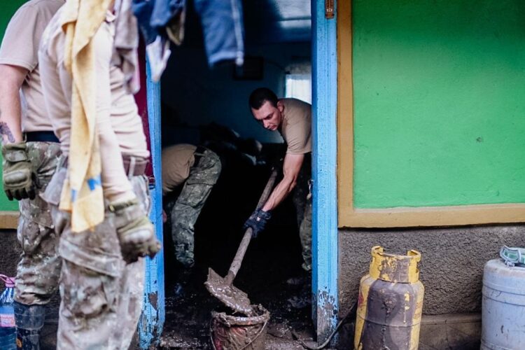 Sute de militari mobilizați în județul Galați