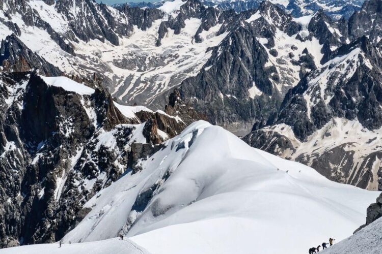 Un tânăr alpinist român a murit pe vârful Mont Blanc