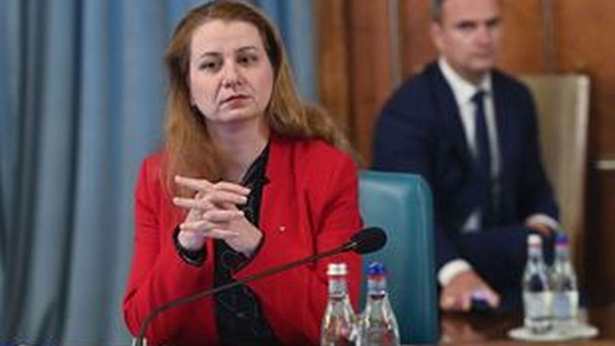 Plan de susținere a tinerilor să meargă la facultate și să nu renunțe