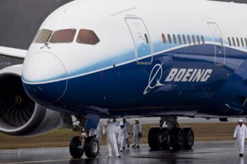 Un balon meteorologic pare să fie obiectul misterios care a lovit un Boeing. la 11.000 de metri