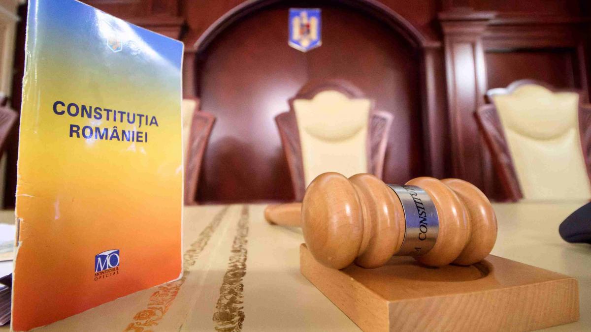 Coșmarul premierului s-a adeverit: Verdictul CCR pentru „reforma” lui Bolojan privind pensiile magistraților: Curat neconstituțional!