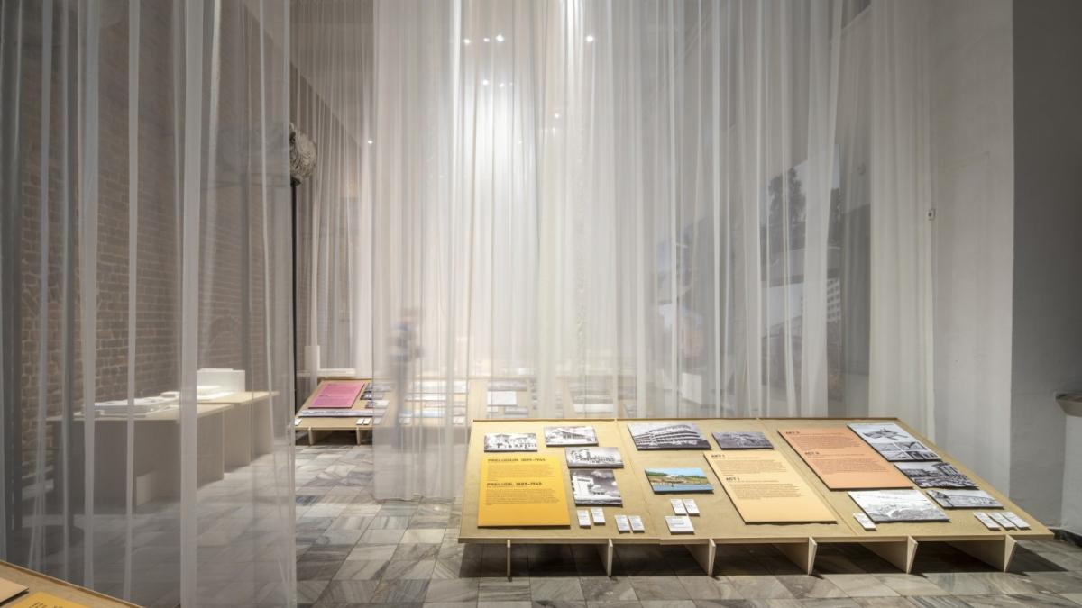 Se încheie Expoziția Utopie la Marea Neagră, 1955-1989. O piesă de(spre) arhitectură în 5 acte de la Muzeul de Arhitectură din Varșovia