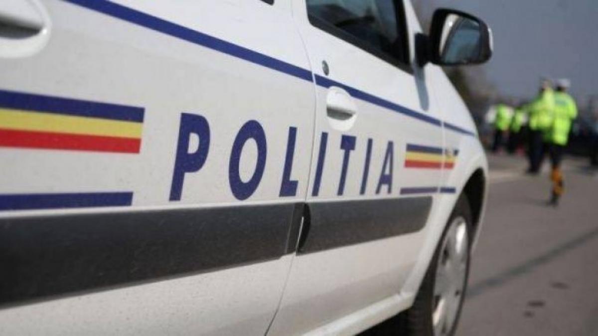 Un autocamion răsturnat blochează traficul pe DN 15 E