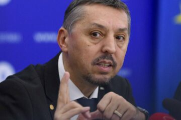 Daniel David așteaptă sugestii pentru flexibilizarea controversatei programe de română