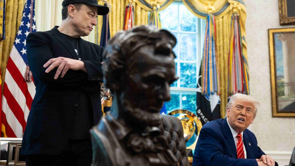 Elon Musk îl contrazice din nou pe Donald Trump: Tarifele afectează negativ piețele