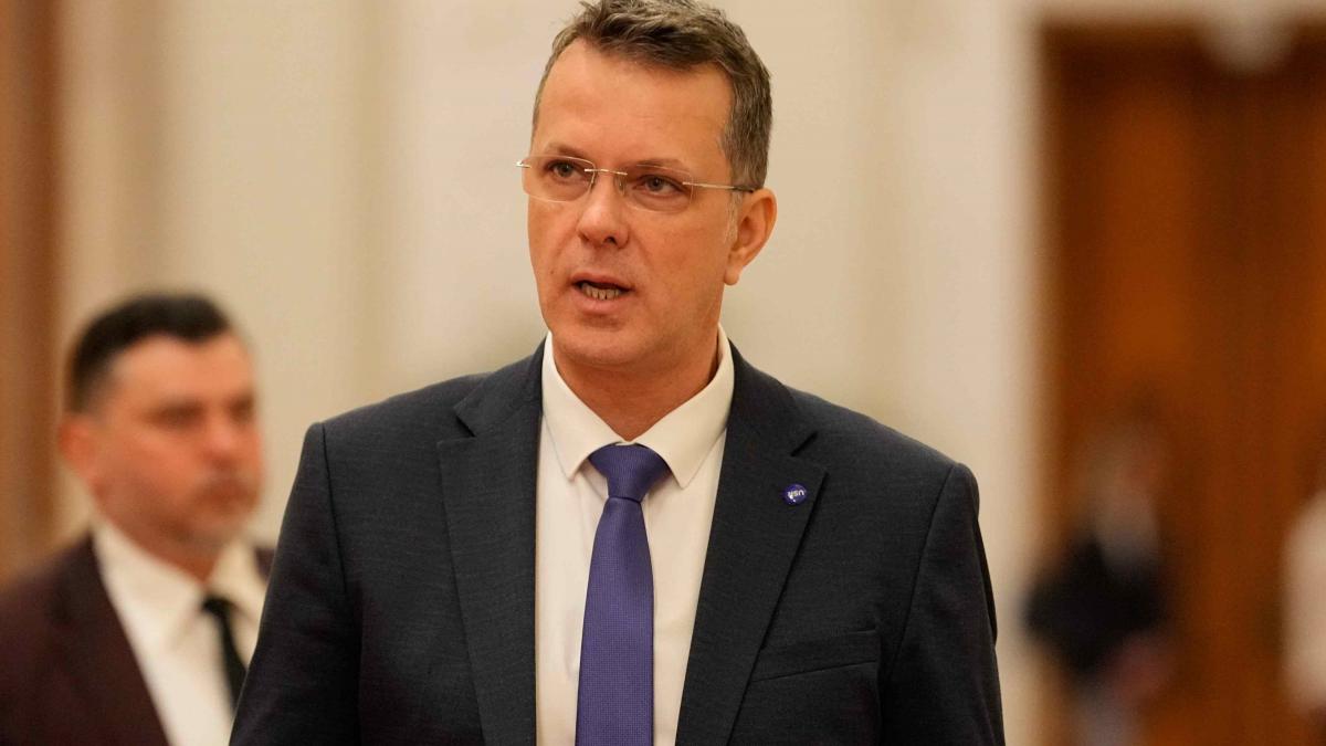 Școala de business Ionuț Moșteanu. Cum îți crește cifra de afaceri când intri în politică