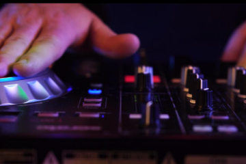 Noul hit dance românesc aflat acum în topurile internaționale. „Oricine a avut o dezamăgire în dragoste se regăsește în melodie”