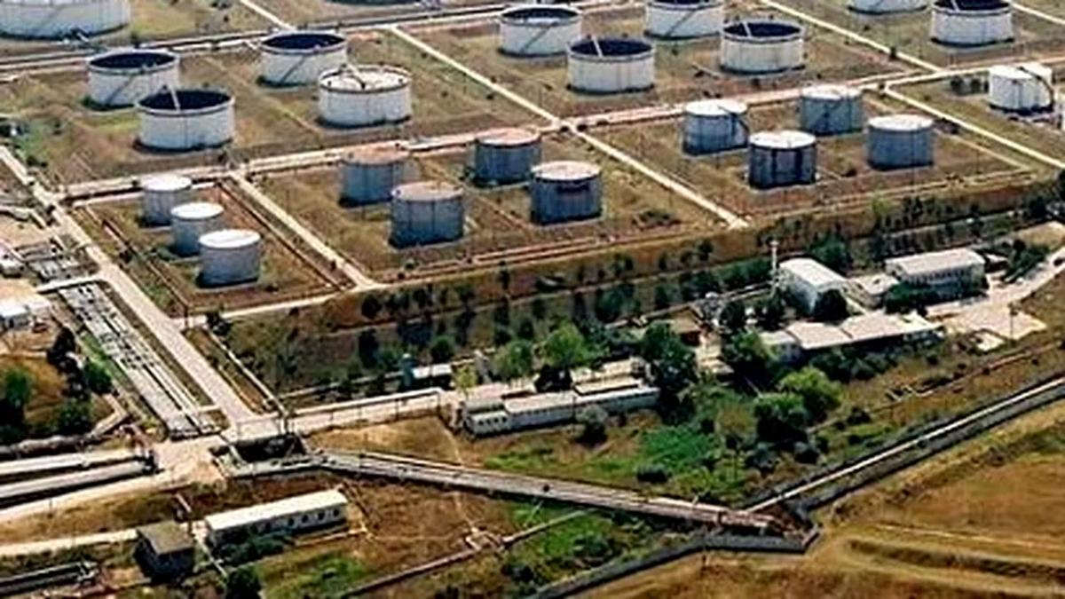 Administratorul celui mai mare terminal petrolier al României plafonează salariile conducerii