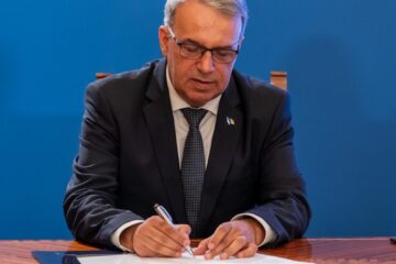 Primăria lui Vergil Chițac sparge 66.000 de euro pe trei artiști, de Revelion. Contract încheiat cu firma unor apropiați de-ai primarului