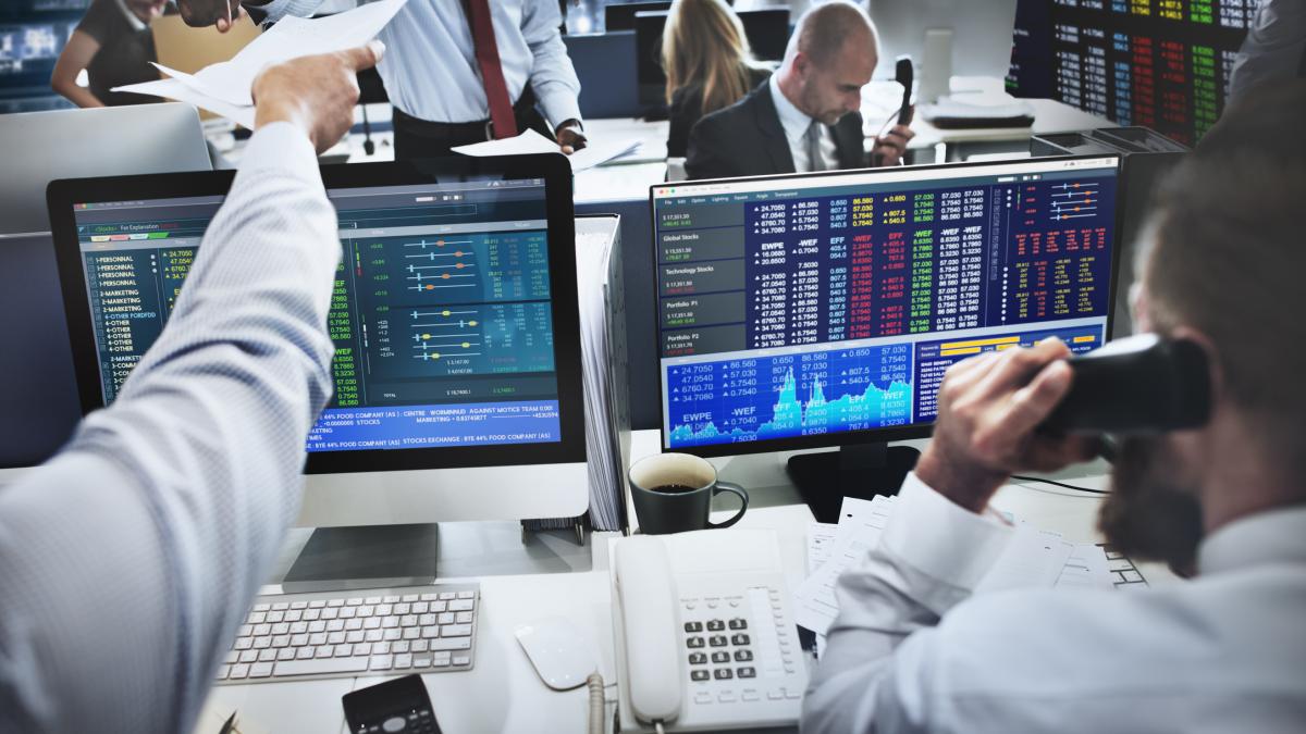 Fondul Proprietatea pierde 6%, iar piața AeRO coboară aproape 2%