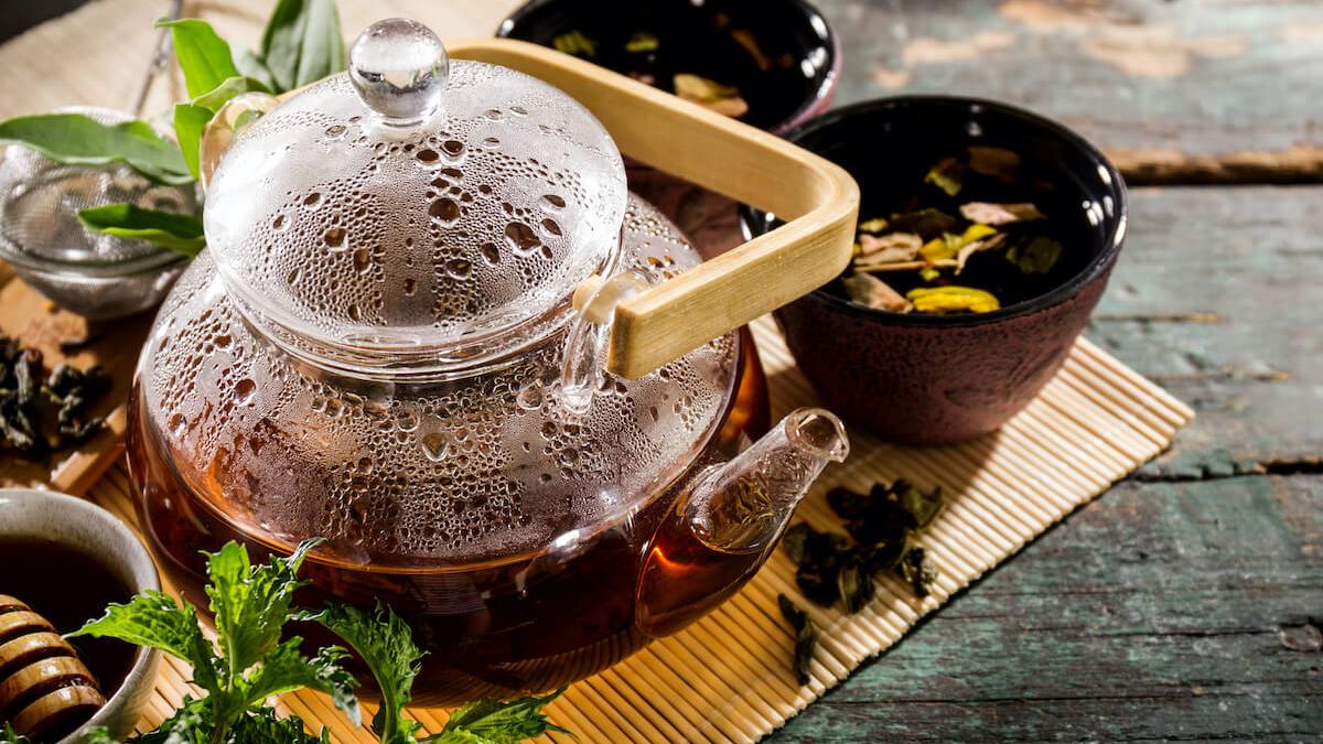 Ce arată un nou studiu despre cafea, ceai și riscul de demență