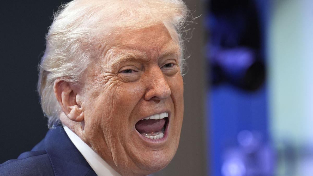 Răzbunarea lui Trump. Președintele SUA majorează tarifele globale la 15% după înfrângerea de la Curtea Supremă