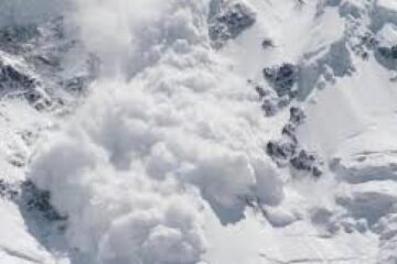 Risc mare de avalanșă în Munții Făgăraș și Munții Bucegi