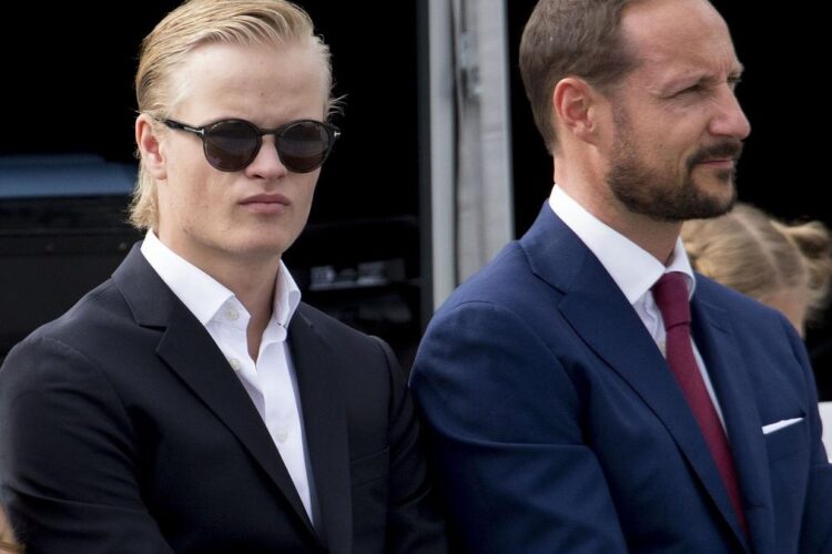 Fiul prințesei moștenitoare a Norvegiei, judecat pentru viol și violență domestică