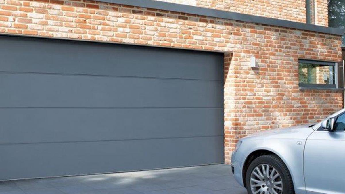 producție locală și montaj profesional pentru uși de garaj pe o rază de 100 km în jurul Bucureștiului