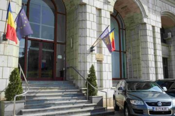 Șase pretendenți la șefia marilor parchete au încasat, de la stat, împreună cu familia, în doar un an, venituri de 3,7 milioane de lei