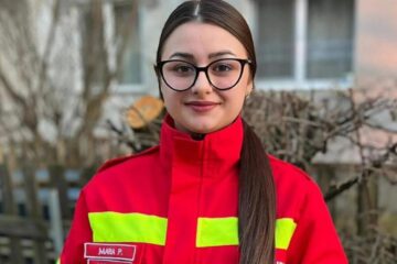 O voluntară ISU a reușit să salveze viața unui bărbat inconștient la Baia Mare. Predase tehnica cu o oră înainte să o folosească pe bune