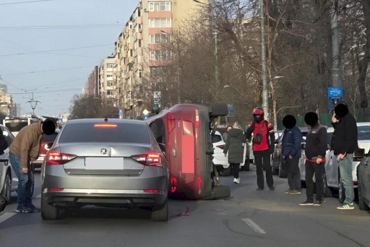 Accident grav lângă Spitalul Colentina, cu șase mașini