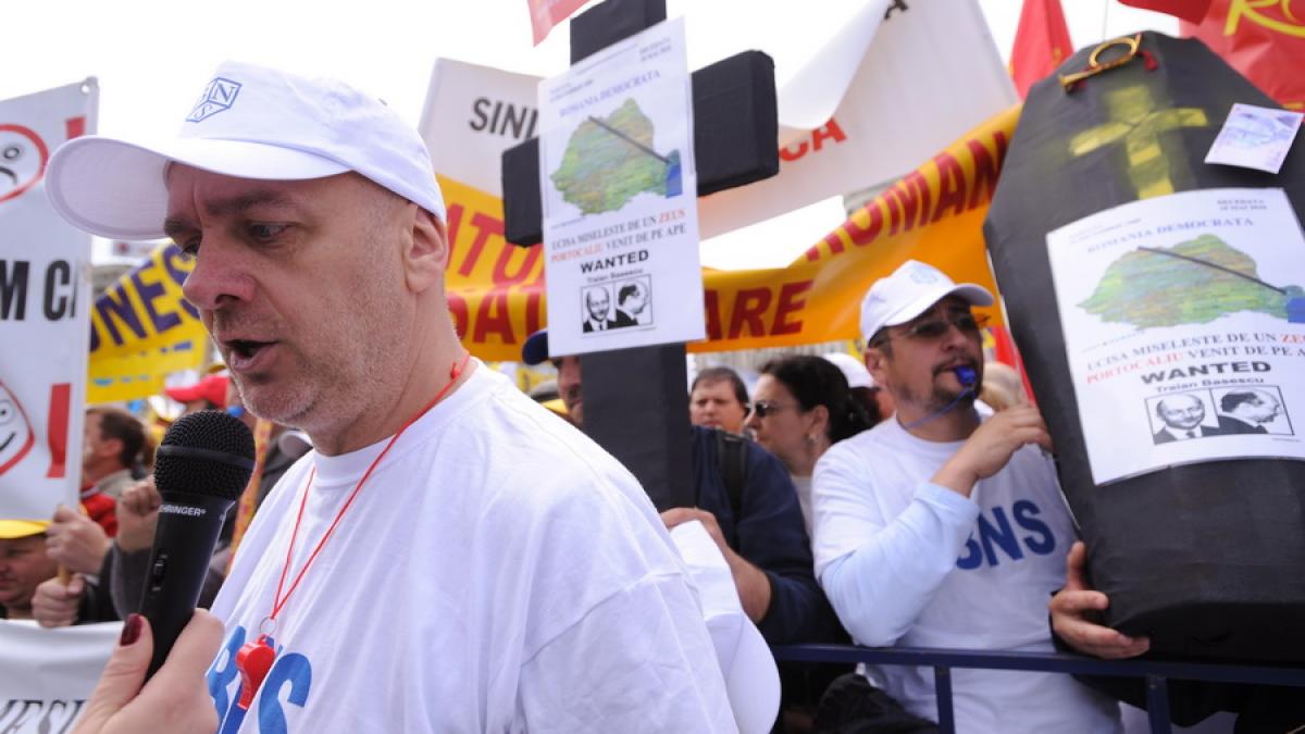 Scandal pe OUG-ul carburanților: BNS acuză Guvernul că „protejează specula, nu populația”