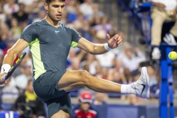 Carlos Alcaraz, eliminat de numărul 36 mondial! Jannik Sinner profită și atacă locul 1 ATP