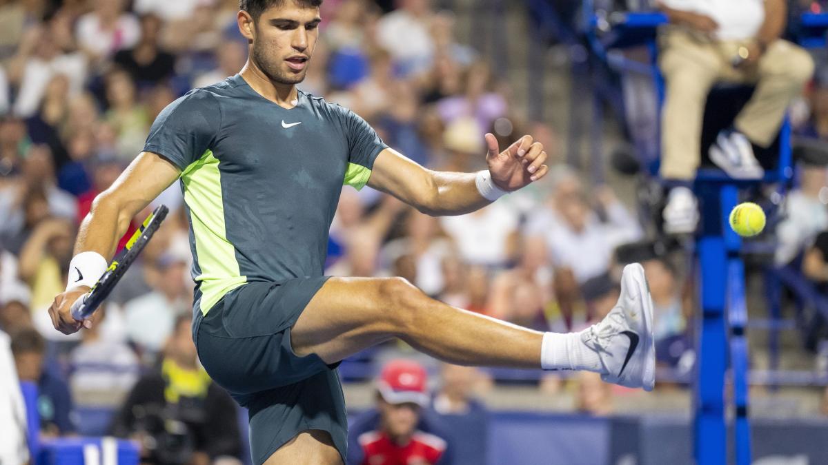 Carlos Alcaraz, eliminat de numărul 36 mondial! Jannik Sinner profită și atacă locul 1 ATP