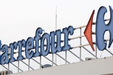 Frații Pavăl au depus actele pentru preluarea Carrefour