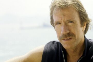 Chuck Norris, internat de urgență!