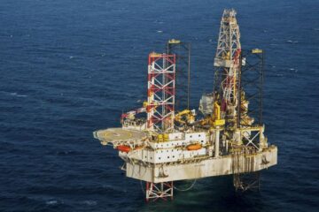 Conflictul din Orientul Mijlociu ar putea urca prețul petrolului la 100 de dolari pe baril