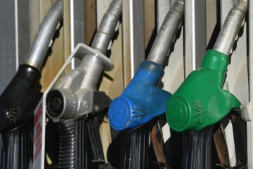 Norvegia și Franța se pregătesc să ia măsuri legate de prețurile carburanților. Guvernul Bolojan, în dificultate