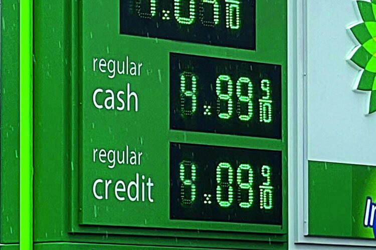 Detroit, orașul care a inventat drumul, începe să-l calculeze