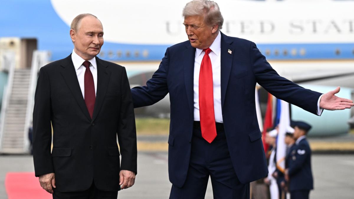 Putin îi cere lui Trump să dea uraniul din Iran Rusiei