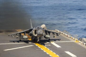 Washingtonul trimite nave de război și mii de pușcași marini în Orientul Mijlociu