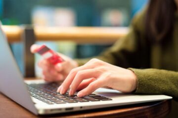 Invenția unui student pentru a-și limita timpul petrecut pe rețelele de socializare