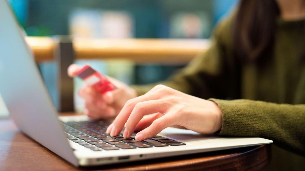 Invenția unui student pentru a-și limita timpul petrecut pe rețelele de socializare